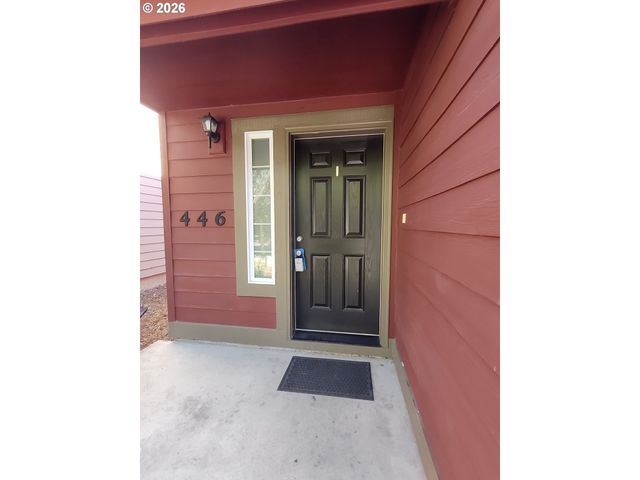 446 CORINNE Dr, Newberg, OR 97132