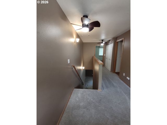 446 CORINNE Dr, Newberg, OR 97132