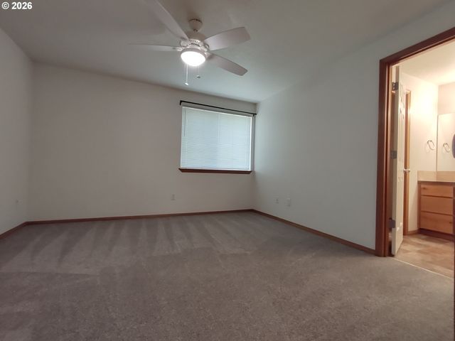 446 CORINNE Dr, Newberg, OR 97132