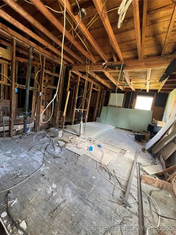 201 School, Ardmore, OK 73401