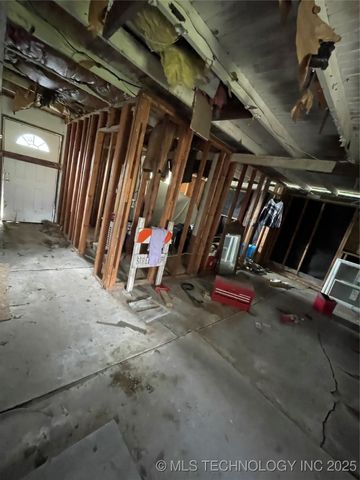 201 School, Ardmore, OK 73401