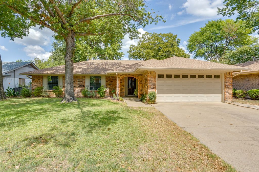 1005 Westminster Lane, Mansfield, TX 76063 — exterior