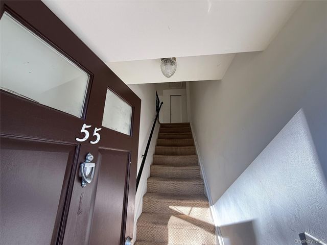 55 Pinebrook Place, Bay Shore, NY 11706