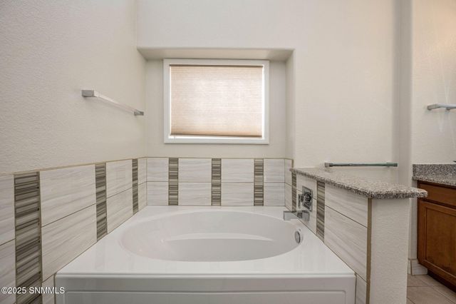 2533 Kentwood Court, Las Cruces, NM 88011