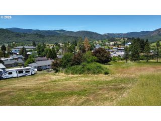 0 CEDAR St 36, Riddle, OR 97469