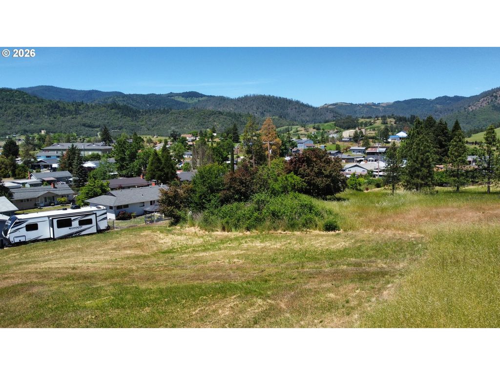 0 CEDAR St 36, Riddle, OR 97469