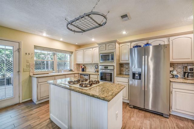 9002 Havencrest Drive, Houston, TX 77083