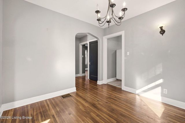 2545 Ridgewood Ave, Louisville, KY 40217