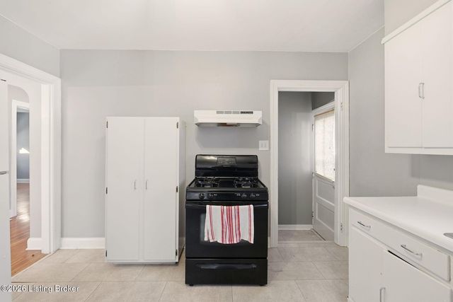 2545 Ridgewood Ave, Louisville, KY 40217