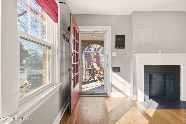 2545 Ridgewood Ave, Louisville, KY 40217