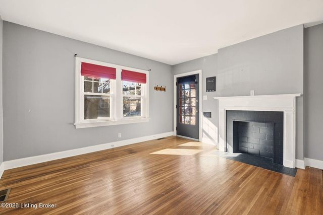 2545 Ridgewood Ave, Louisville, KY 40217