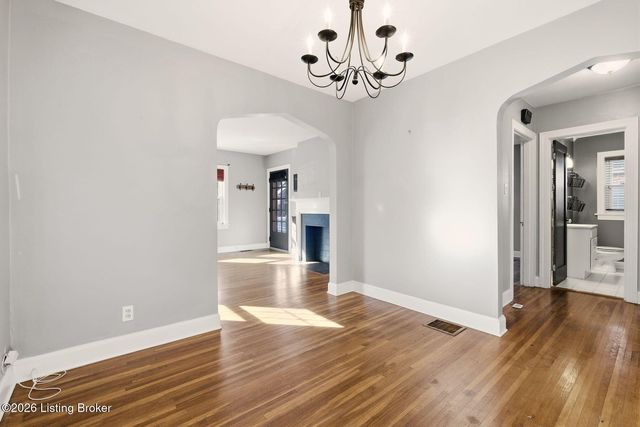 2545 Ridgewood Ave, Louisville, KY 40217