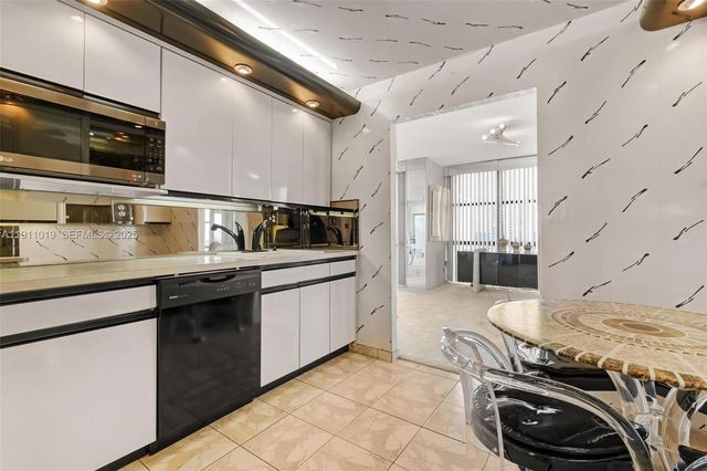 800 Parkview Dr 1021, Hallandale Beach, FL 33009