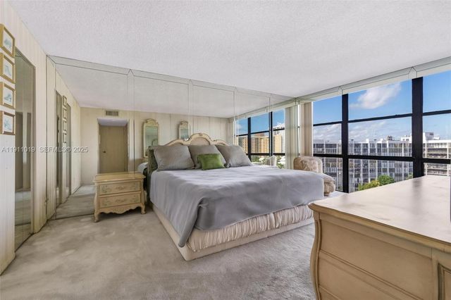 800 Parkview Dr 1021, Hallandale Beach, FL 33009