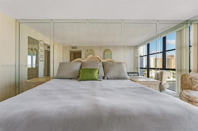 800 Parkview Dr 1021, Hallandale Beach, FL 33009