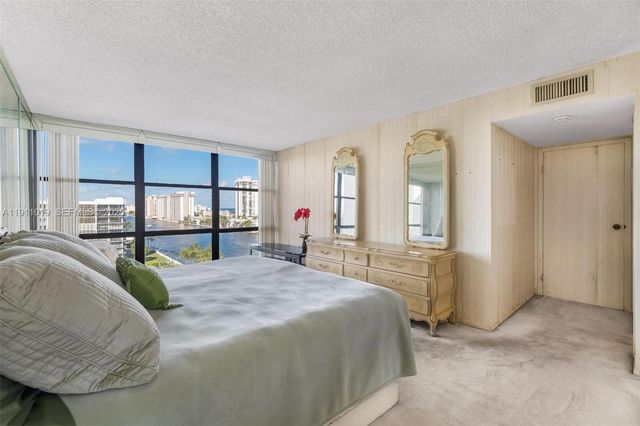 800 Parkview Dr 1021, Hallandale Beach, FL 33009