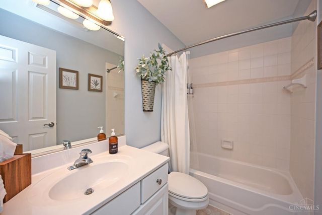 4400 Village Ridge Drive, Deerfield Twp., OH 45040