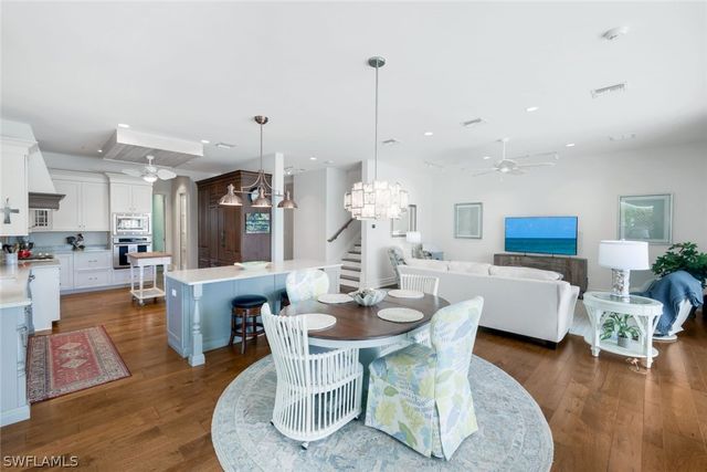 4127 Belair LN, Naples, FL 34103