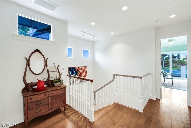 4127 Belair LN, Naples, FL 34103