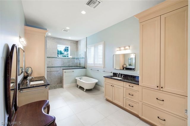 4127 Belair LN, Naples, FL 34103