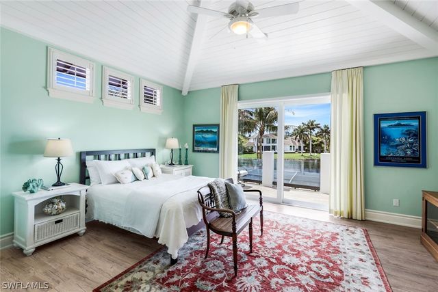 4127 Belair LN, Naples, FL 34103