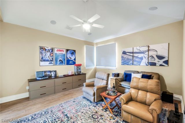 4127 Belair LN, Naples, FL 34103