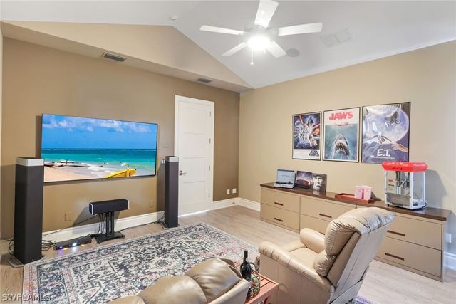 4127 Belair LN, Naples, FL 34103