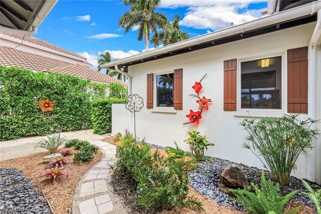 4127 Belair LN, Naples, FL 34103