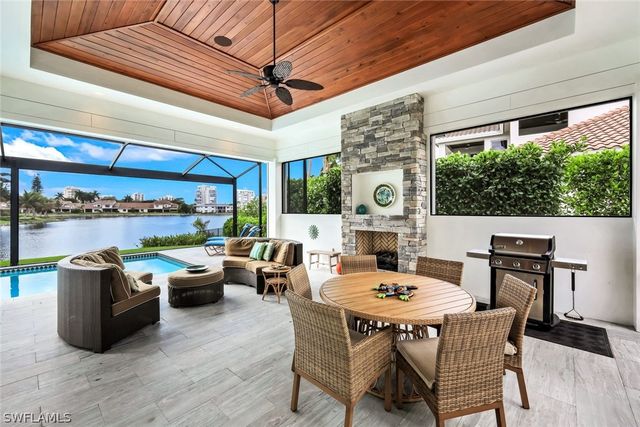 4127 Belair LN, Naples, FL 34103