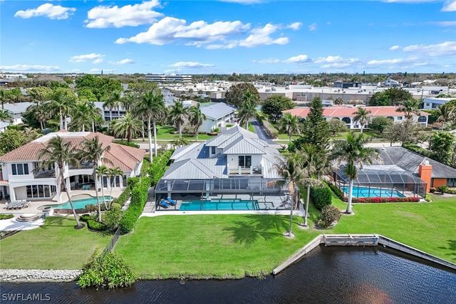 4127 Belair LN, Naples, FL 34103