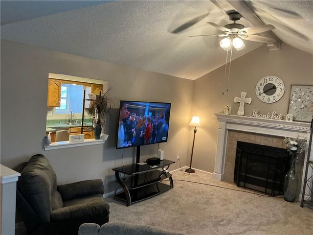 3415 S Davidson Court, Independence, MO 64055