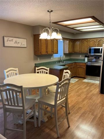 3415 S Davidson Court, Independence, MO 64055