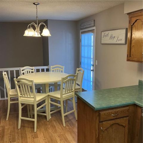 3415 S Davidson Court, Independence, MO 64055