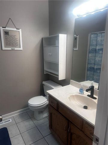 3415 S Davidson Court, Independence, MO 64055