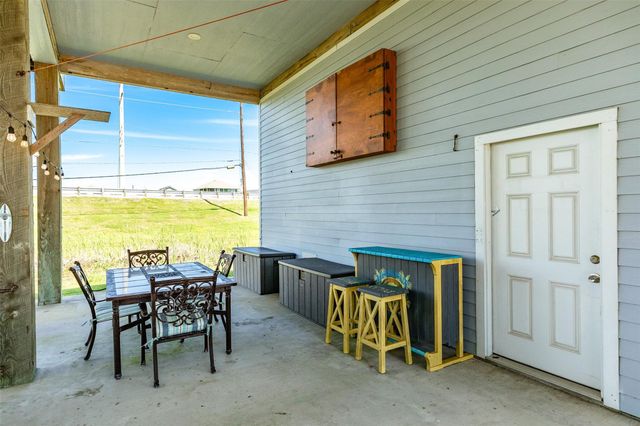 25222 Intrepid Lane, Galveston, TX 77554