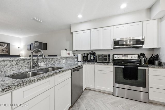 10155 BROOKWOOD FOREST BOULEVARD, Jacksonville, FL 32225