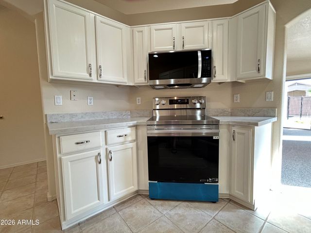 6661 W AURORA Drive, Glendale, AZ 85308