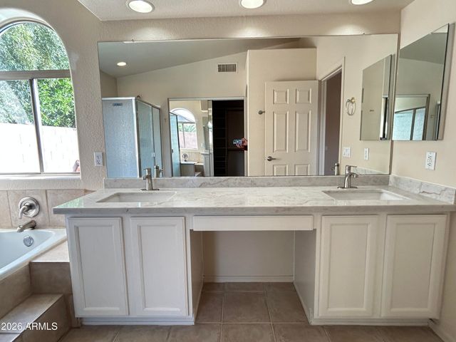 6661 W AURORA Drive, Glendale, AZ 85308