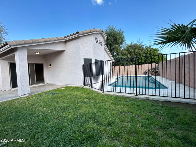 6661 W AURORA Drive, Glendale, AZ 85308
