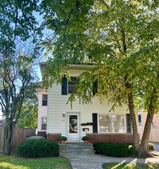 845 Oakwood Avenue 2, Lake Forest, IL 60045