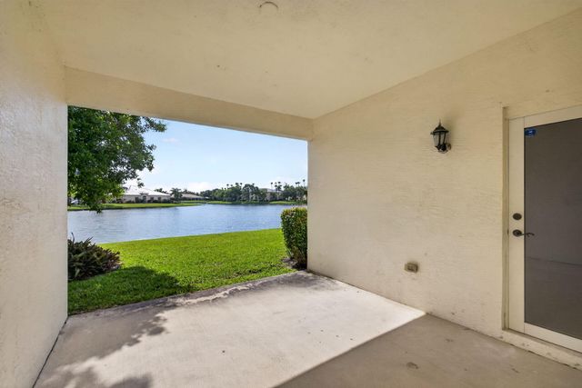 2344 Windjammer Way, West Palm Beach, FL 33411