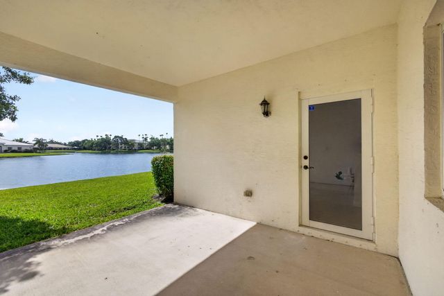 2344 Windjammer Way, West Palm Beach, FL 33411