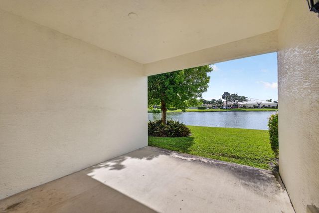 2344 Windjammer Way, West Palm Beach, FL 33411