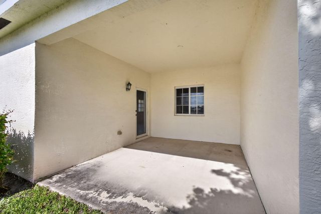 2344 Windjammer Way, West Palm Beach, FL 33411
