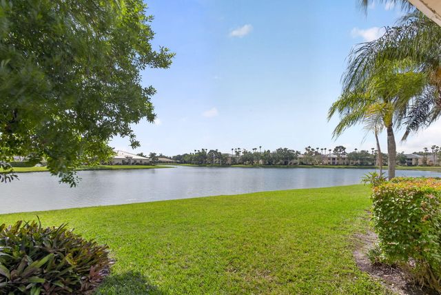 2344 Windjammer Way, West Palm Beach, FL 33411