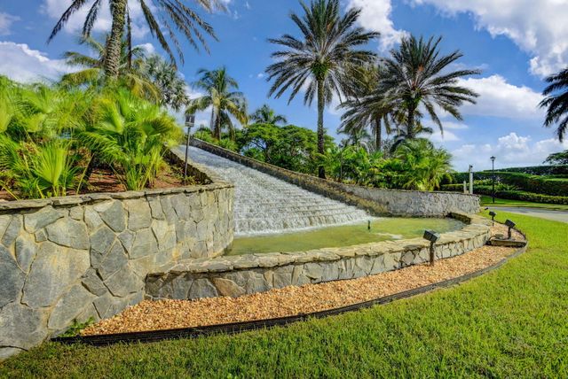 2344 Windjammer Way, West Palm Beach, FL 33411