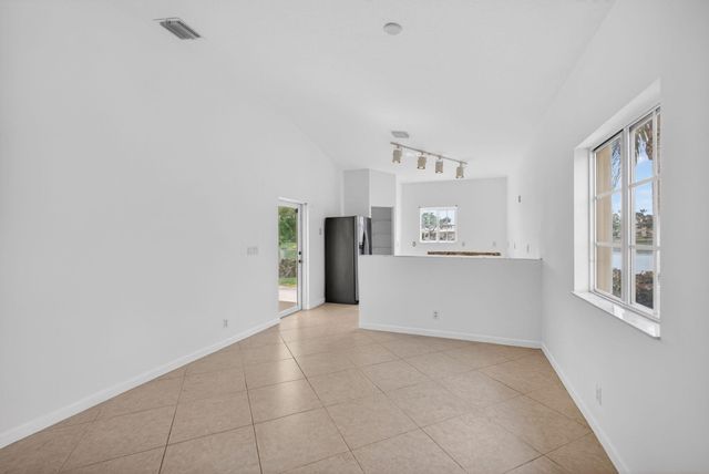 2344 Windjammer Way, West Palm Beach, FL 33411