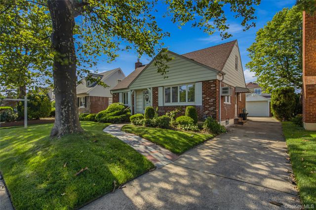 163 Laurel Drive, New Hyde Park, NY 11040