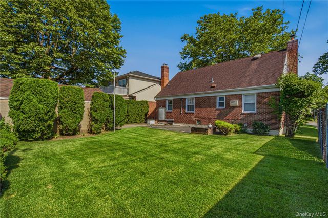 163 Laurel Drive, New Hyde Park, NY 11040