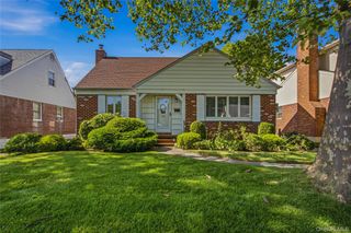 163 Laurel Drive, New Hyde Park, NY 11040
